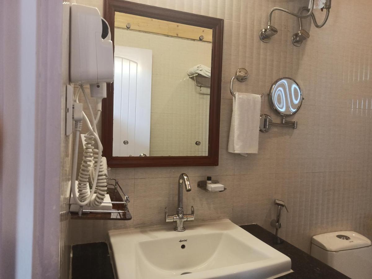 Ri Shat Sngi Orchid Resort By World Choice シロン エクステリア 写真